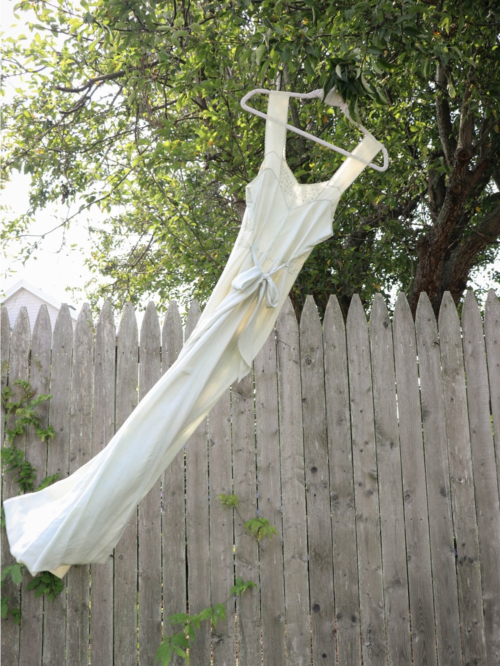 Vintage Pale Green 1930s Silk Gown - Picture 3 of 6